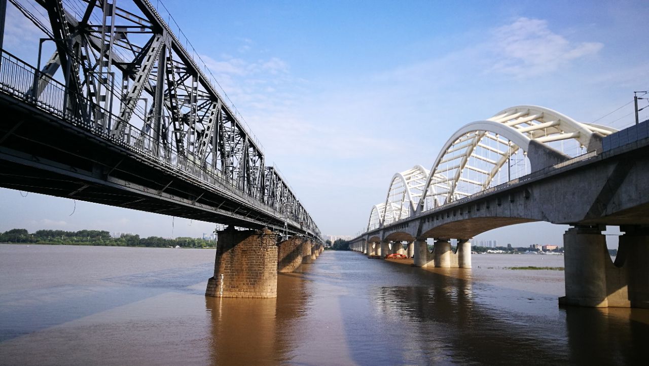 太阳成官网|《名侦探柯南》漫画991话图文情报 工藤再添新情敌(图2) 太阳成集团tyc